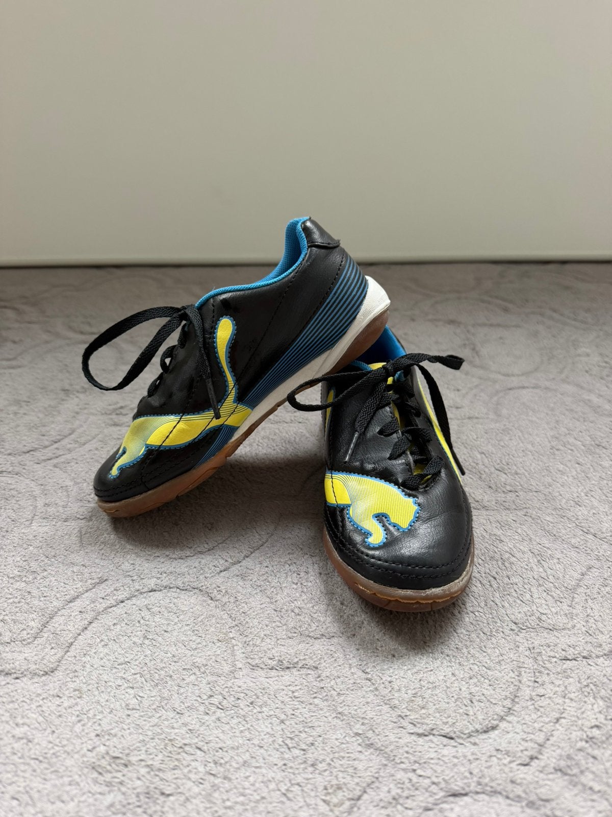 Puma Velize Indoor Voetbalschoenen Kinderen | Maat 29, Garçon, Enlèvement ou Envoi, Comme neuf, Chaussures de sport