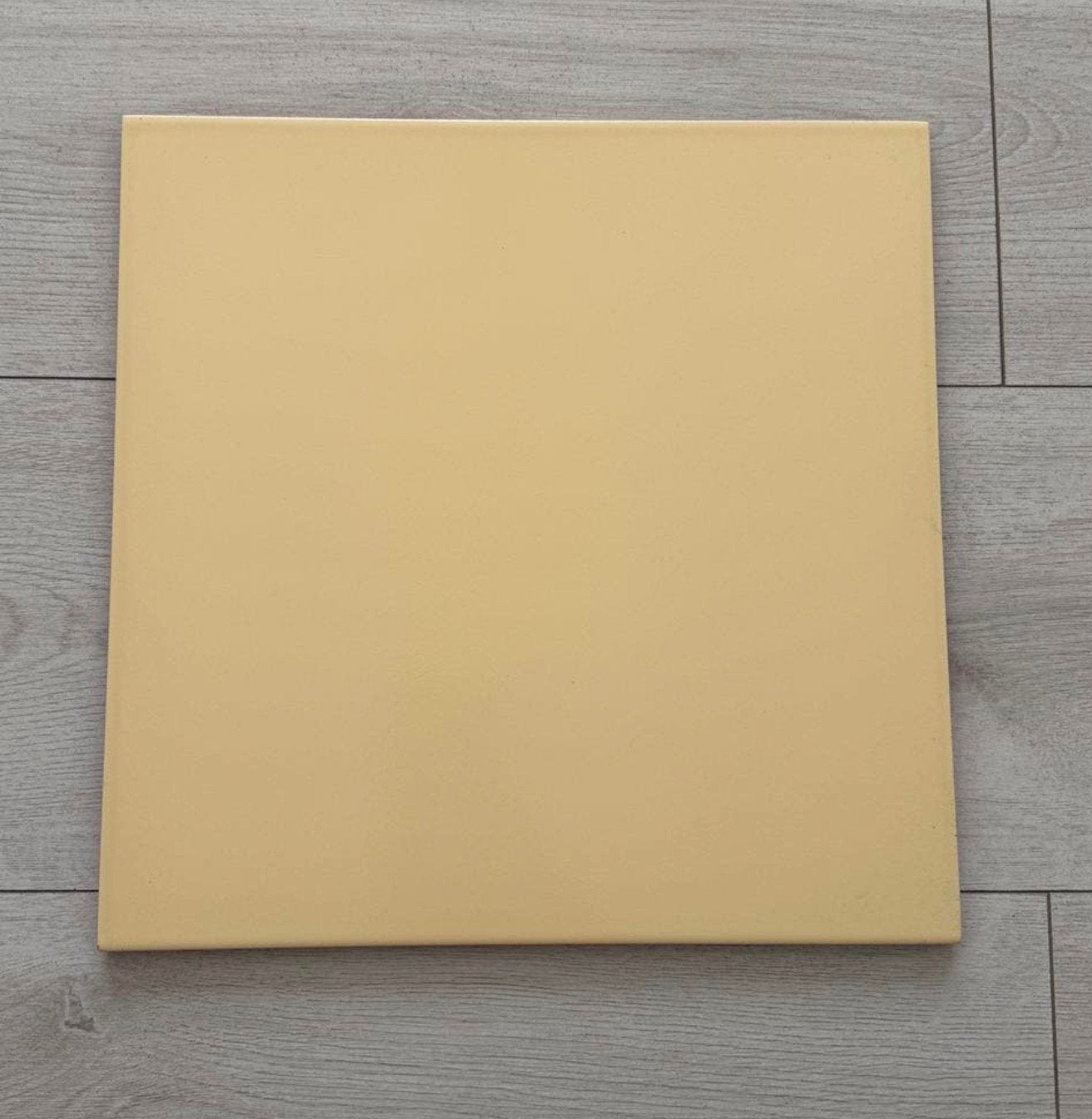 Keramische vloertegels 31,6  31,6 cm – 24 dozen (24 m²), Doe-het-zelf en Bouw, Ophalen, Zo goed als nieuw
