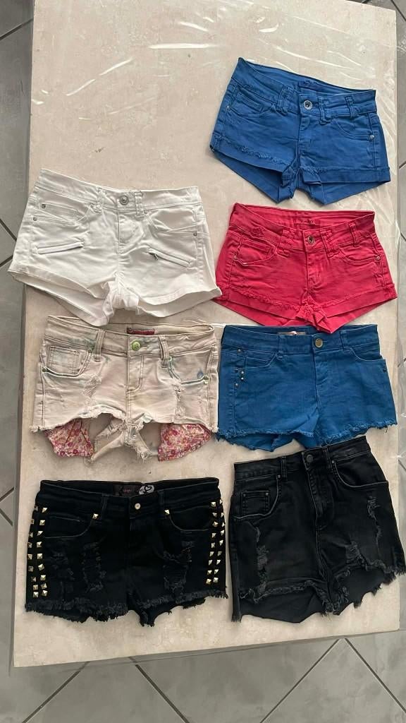 SHORTS EN JEANS  (6) noir rouge bleu XS, Enlèvement ou Envoi, Autres couleurs, Comme neuf, Taille 34 (XS) ou plus petite