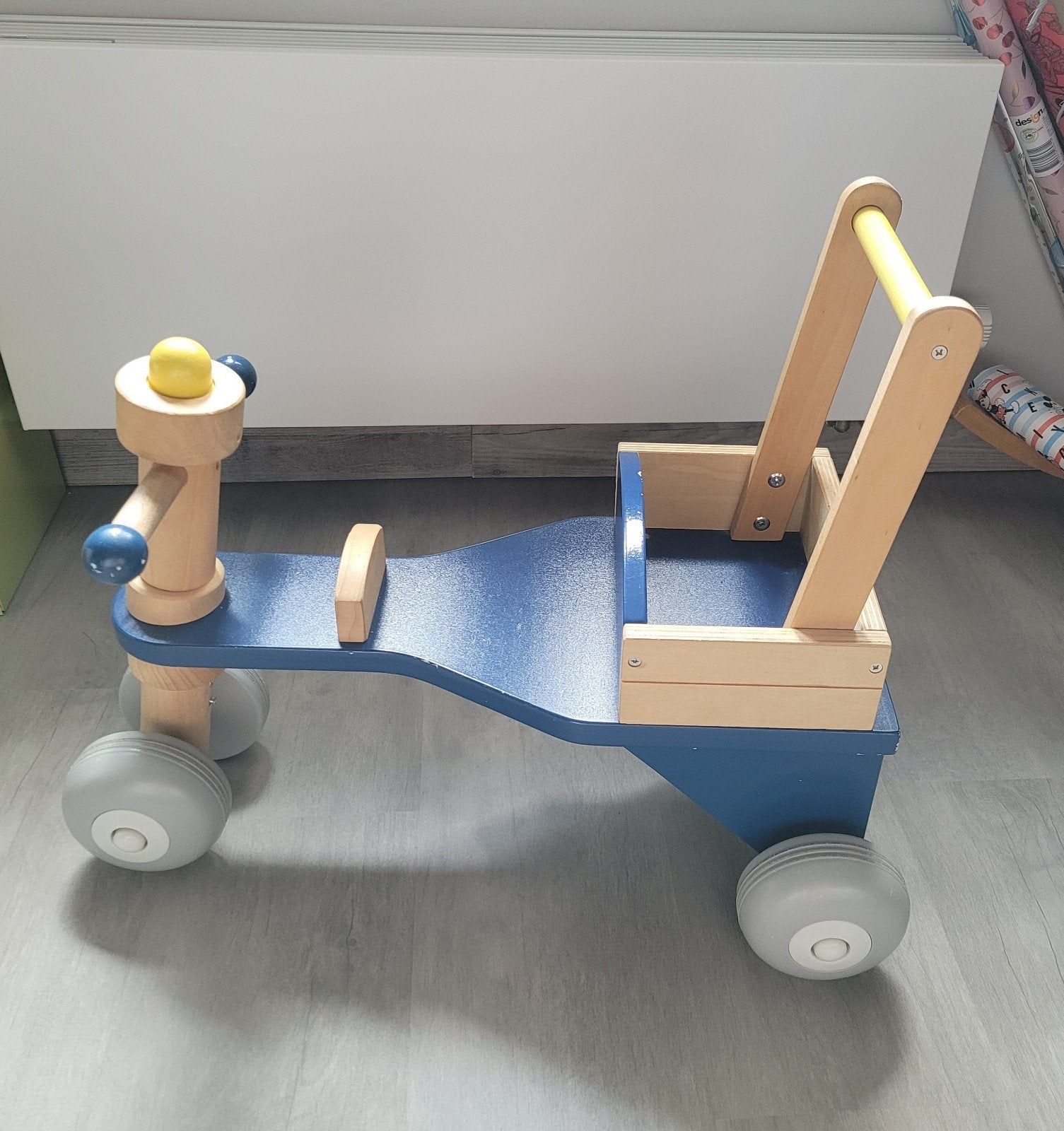 velo porteur-pousseur en bois, Enlèvement, Utilisé, Jouet à Rouler ou à Bascule