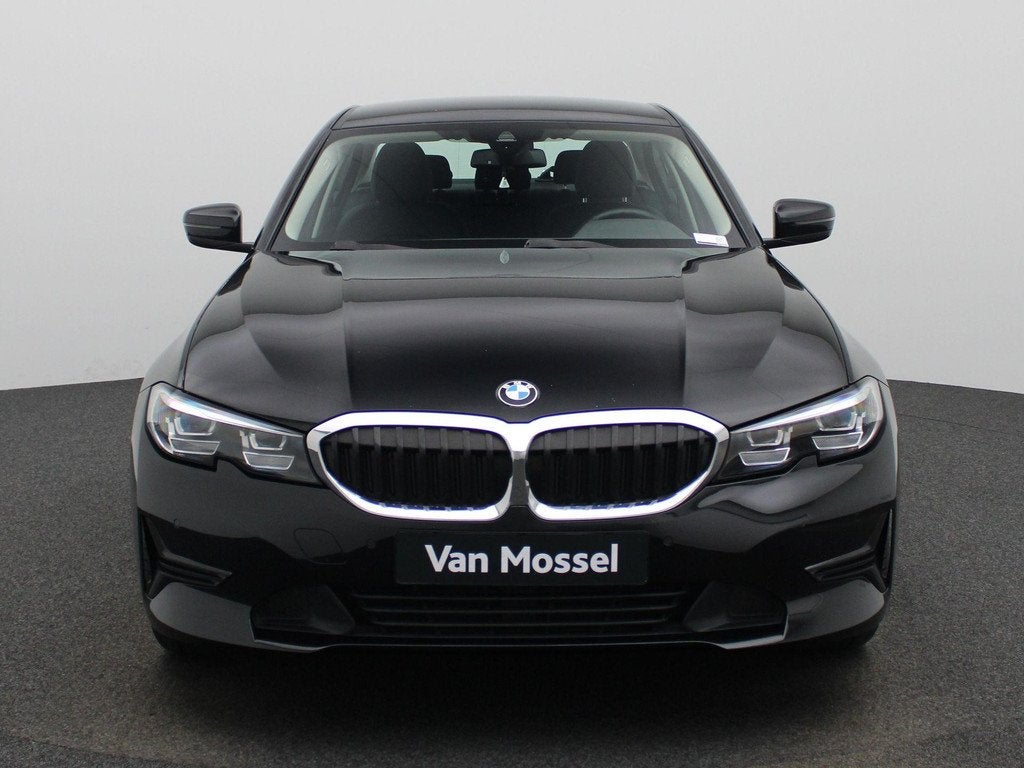 BMW 3 Reeks Berline 330e LED | NAVI | CAMERA, Auto's, BMW, 4 deurs, Gebruikt, Zwart, 4 cilinders