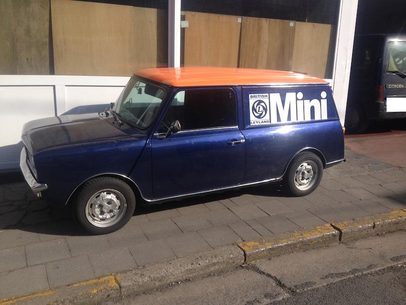 Mini Clubvan de 1977, Autos, Oldtimers & Ancêtres, Particulier, Mini, Essence, Break, 3 portes, Boîte manuelle, Bleu, Brun, Alcantara