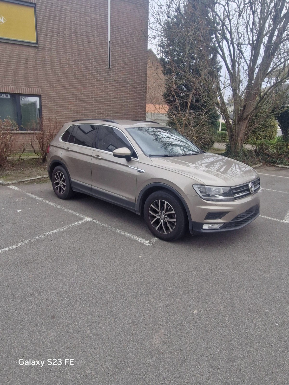 Volkswagen Tiguan 2.0 uit 2017, Voorwielaandrijving, Euro 6, Alcantara, Beige