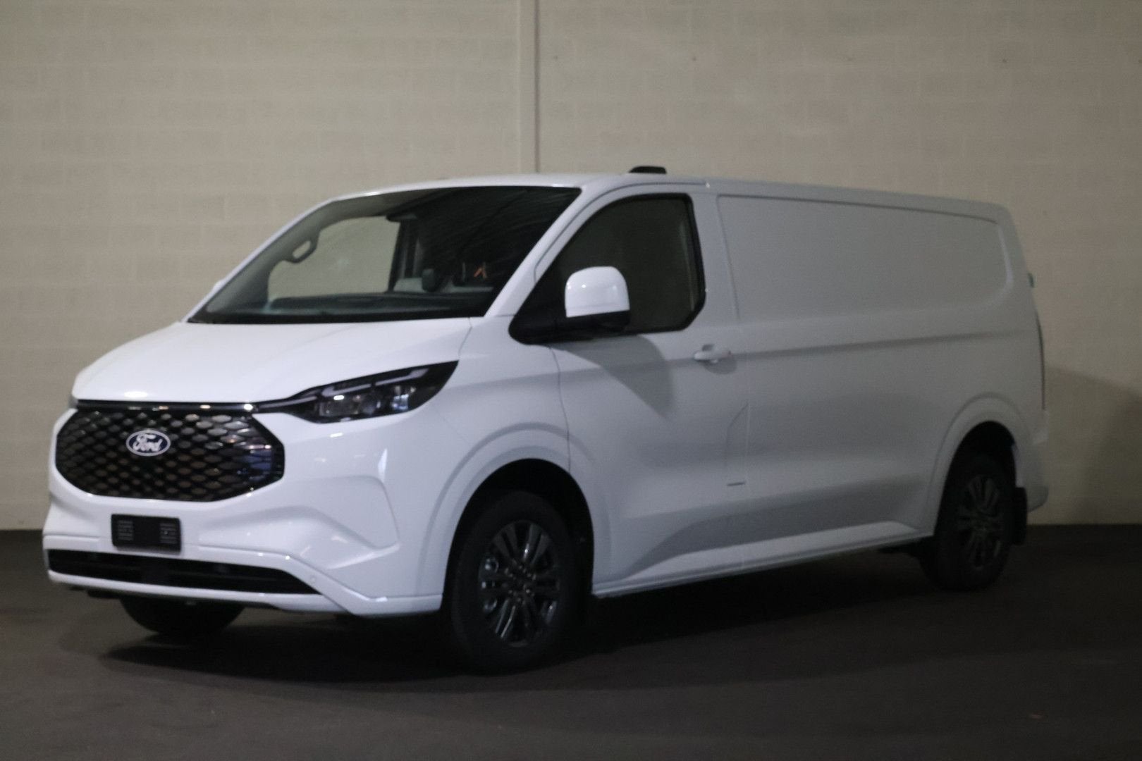 Ford E-Transit Custom L2 H1 Limited 71 kWh B&O Sound, Autos, Achat, Automatique, Ford, Blanc
