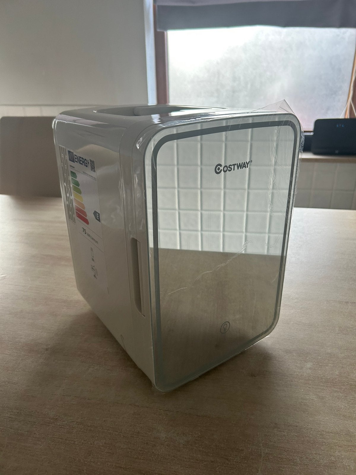 Mini koelbox nieuw in doos zowel warm als koud!!, Elektronische apparatuur, Ophalen, Zonder vriesvak, Nieuw, Minder dan 75 liter