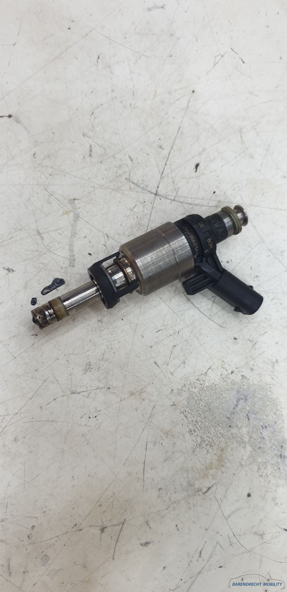 Injecteur essence Audi TT II 1.8 TFSI 06H906036H original oc, AUDI AG, Auto-Union-Strasse 1
85045  Ingolstadt, DE, Audi, Utilisé