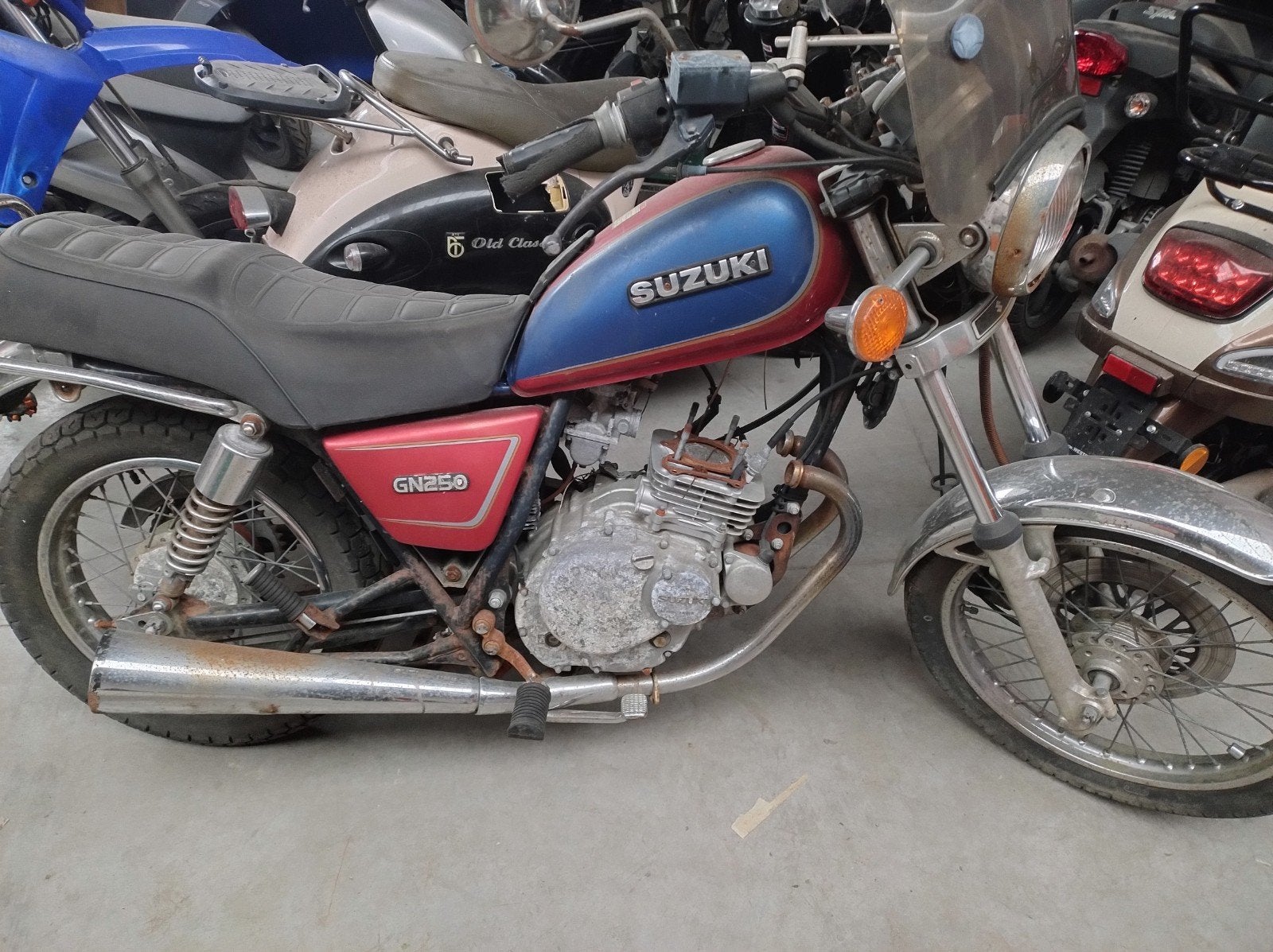 Suzuki GN250, Motos, Enlèvement, Utilisé
