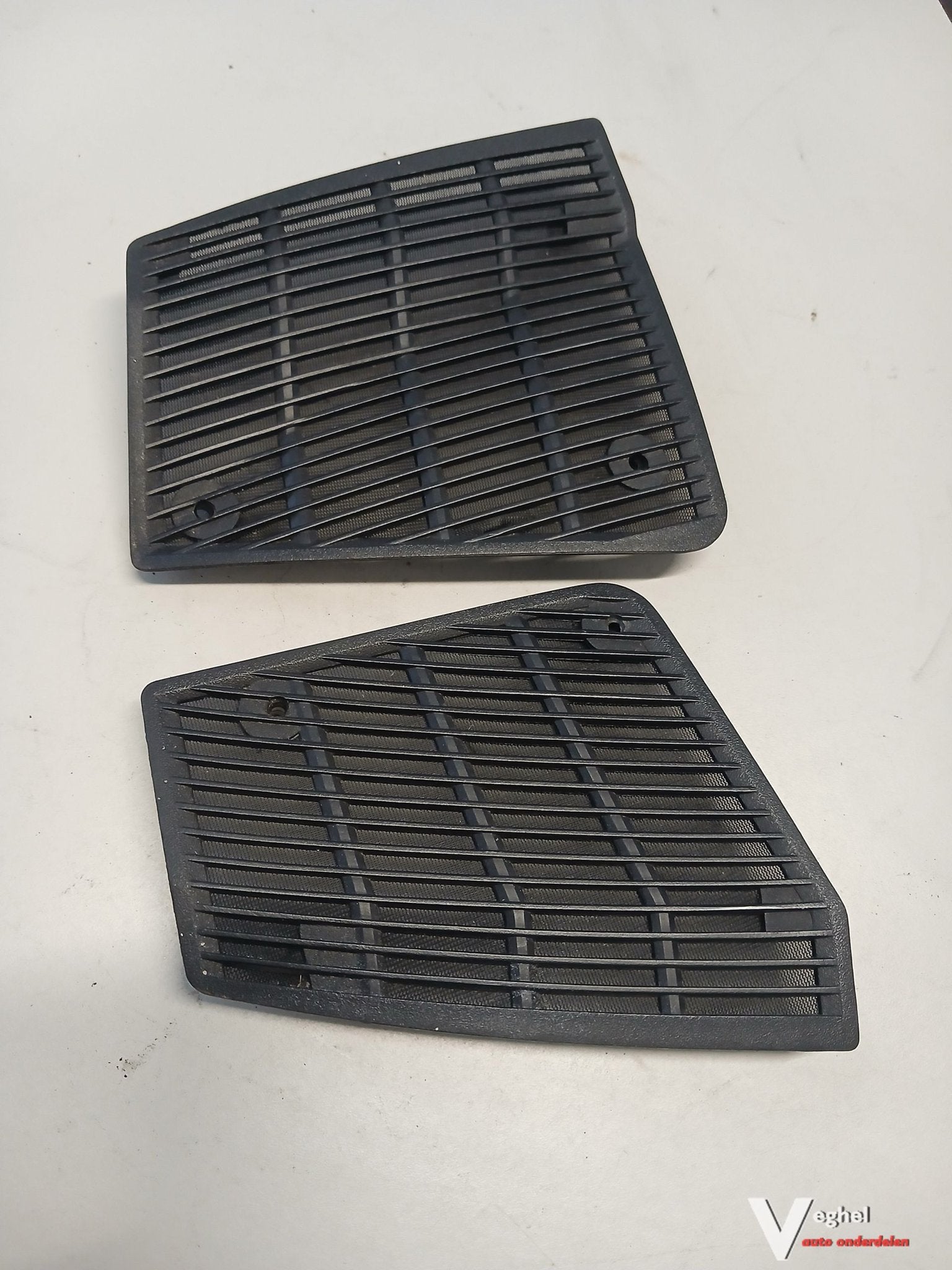 MB W201 1.8B sedan Speaker kapjes '93, -, Utilisé, -, -