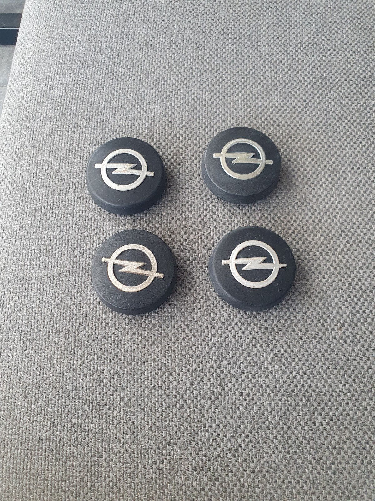 4 zwarte wiel naafdoppen, Ophalen of Verzenden, Zo goed als nieuw