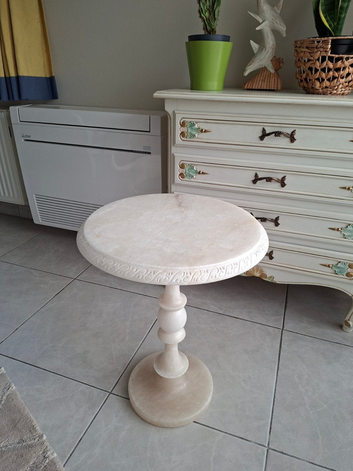 marmeren tafeltje 55 cm hoog 43 cm diameter, Ophalen