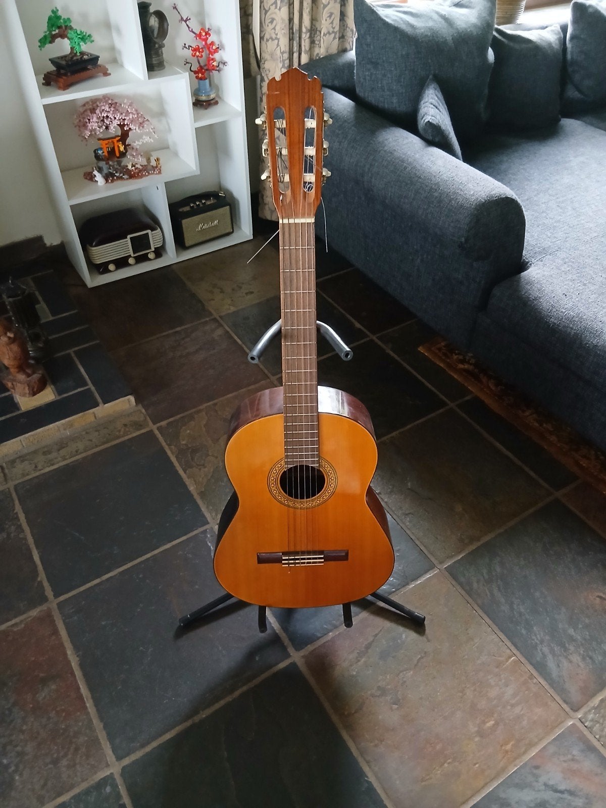 Grand Suzuki gitaar plus statief, Muziek en Instrumenten, Ophalen