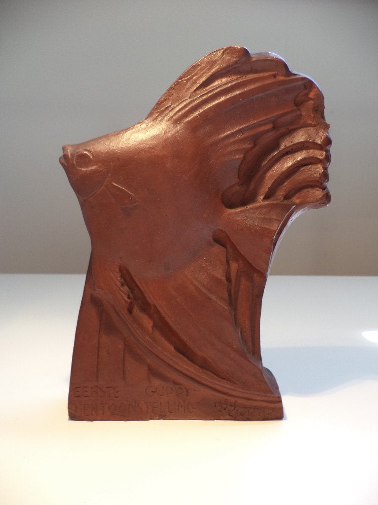 1934 art deco terracotta vis Koos van der Kaay Guppy Duffel, Antiek en Kunst, Ophalen of Verzenden, Gemerkt, Art deco, Beeld