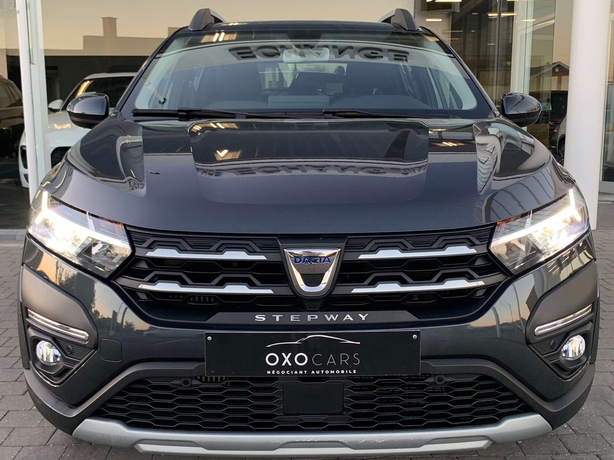 Dacia Sandero 1.0 TCe Stepway Plus / Boite Auto / Ecran GPS, Autos, Argent ou Gris, Achat, Euro 6, Entreprise