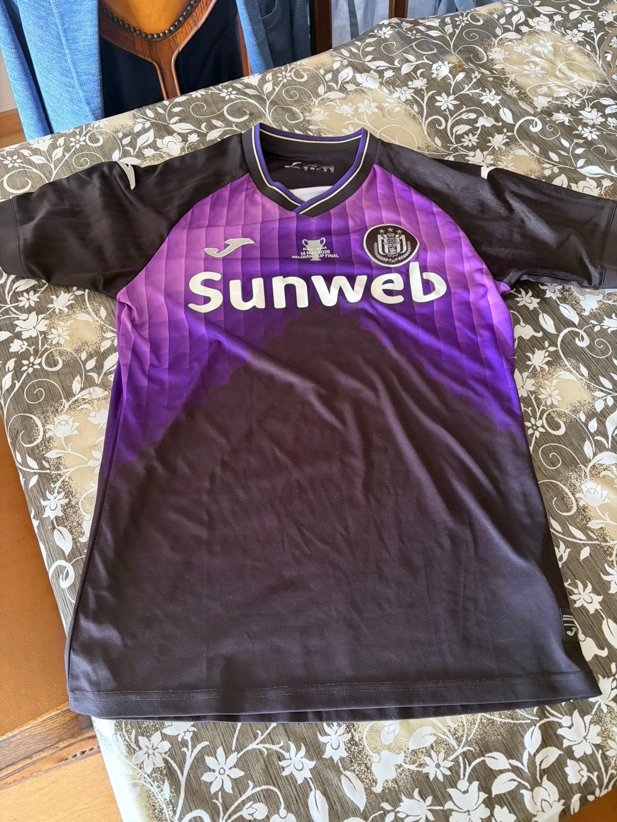 Coffret Rsc Anderlecht Belgian Final cup 2026, Sports & Fitness, Taille M, Enlèvement ou Envoi, Comme neuf, Maillot