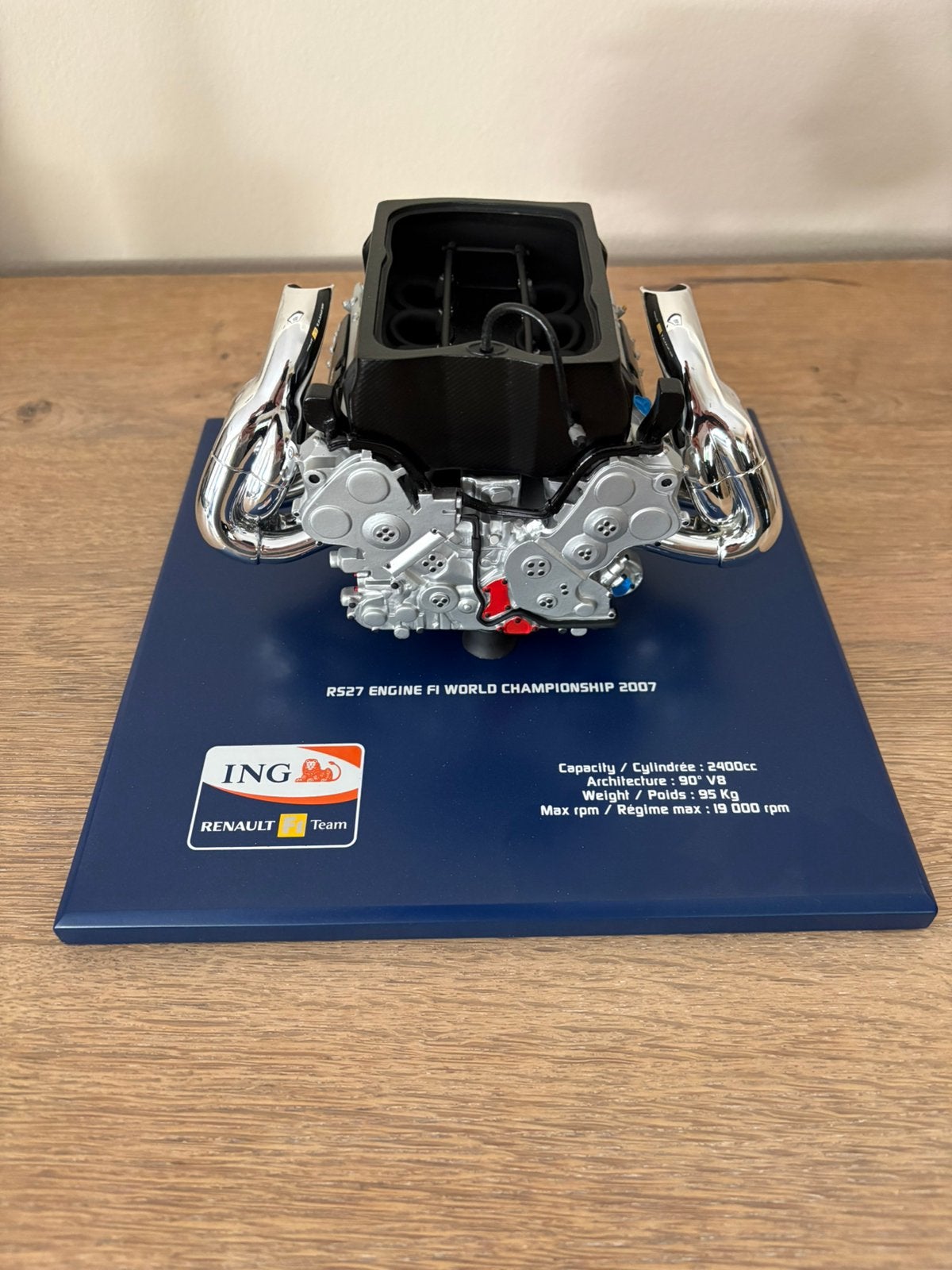 Renault F1 Team RS27, Enlèvement ou Envoi, Comme neuf, 1:5 à 1:8, Moteur