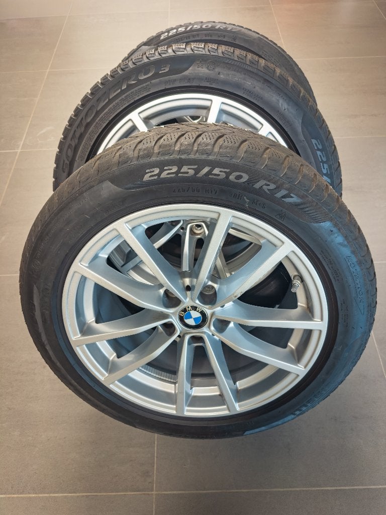 BMW 17" velgen met winterbanden 225/50, Auto-onderdelen, Banden en Velgen, Ophalen, Gebruikt, Banden en Velgen, 17 inch