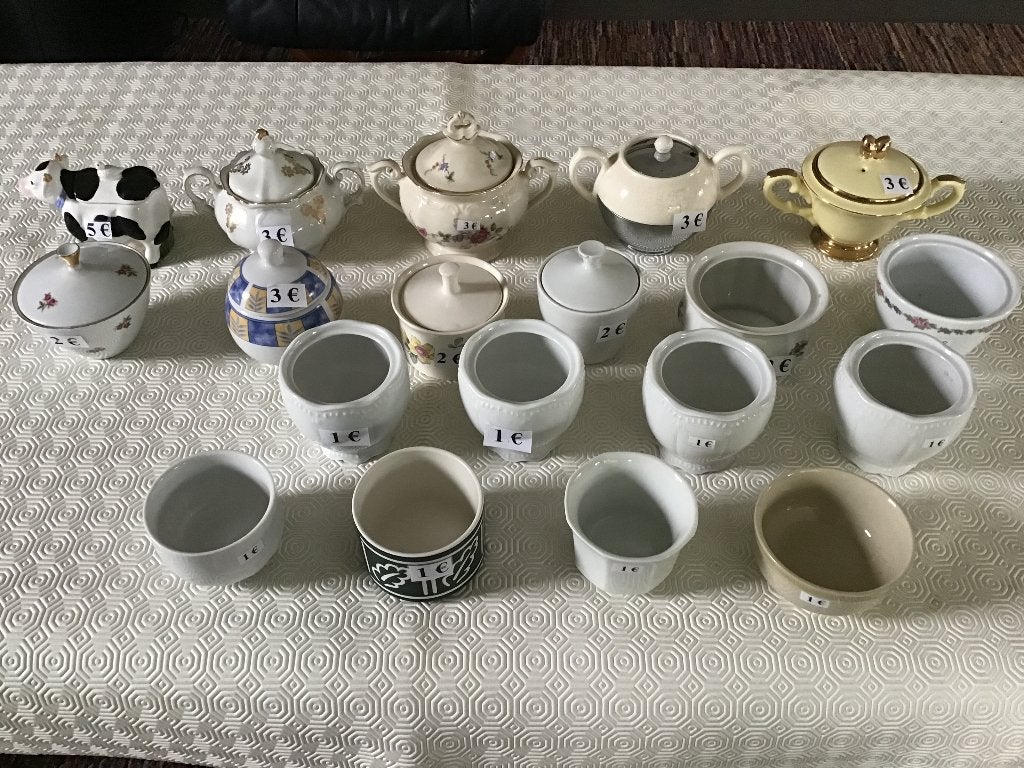 19 verschillende suikerpotjes, Huis en Inrichting, Keuken | Servies, Ophalen of Verzenden, Zo goed als nieuw