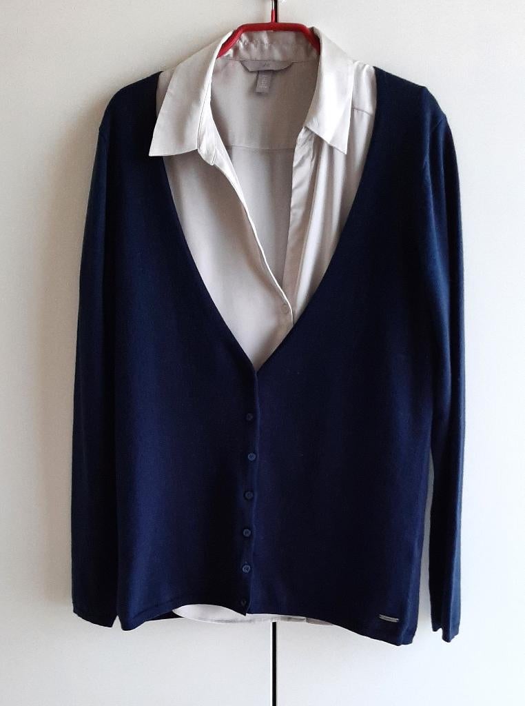 Te koop: Mooie donker blauwe cardigan van Esprit, M, Vêtements | Femmes, Pulls & Gilets, Porté, Taille 38/40 (M), Bleu, Enlèvement