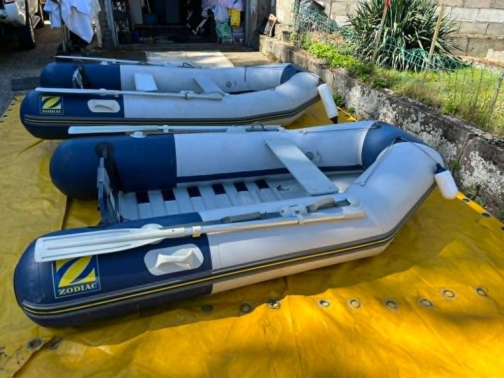 TOP DEAL : 2 ZODIAC CADET + Mercury 2,5CV + accessoires., Airdeck, Comme neuf, Zodiac, Essence