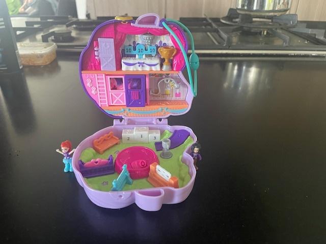 Polly Pocket Jumpin' style Pony Compact, Ophalen