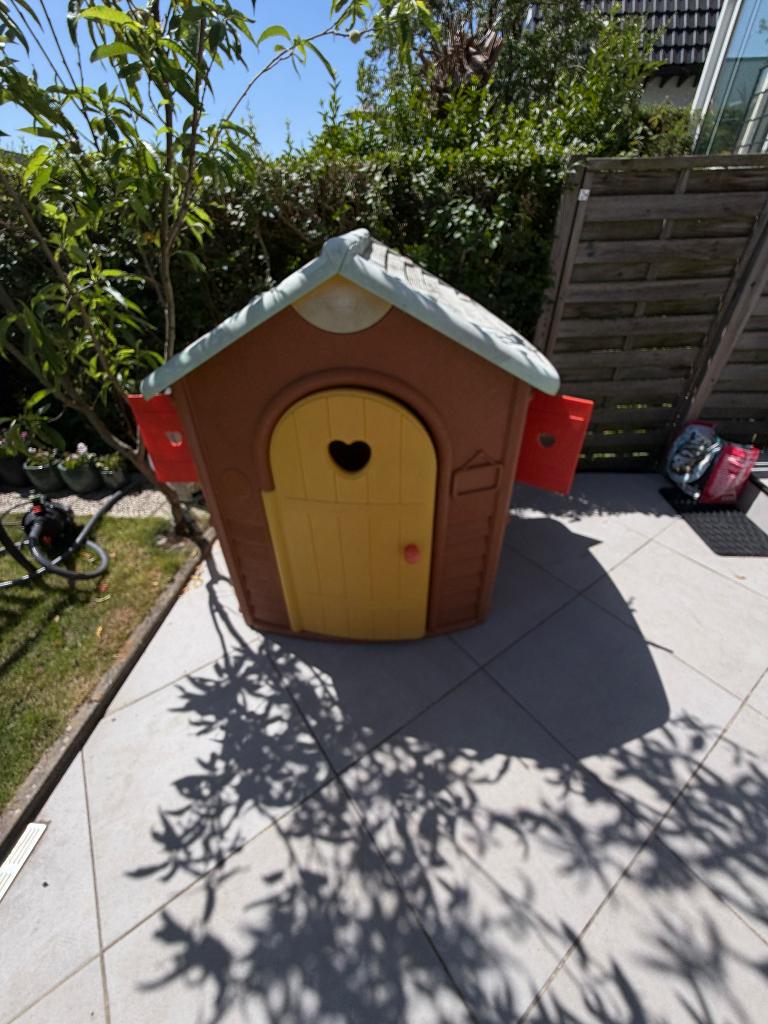 Maisonette enfant jardin, Enlèvement, Utilisé