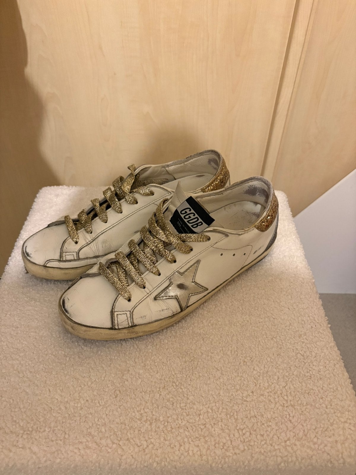 Golden Goose maat 41 wit met zilver/goud, Kleding | Dames, Ophalen of Verzenden, Zo goed als nieuw, Wit
