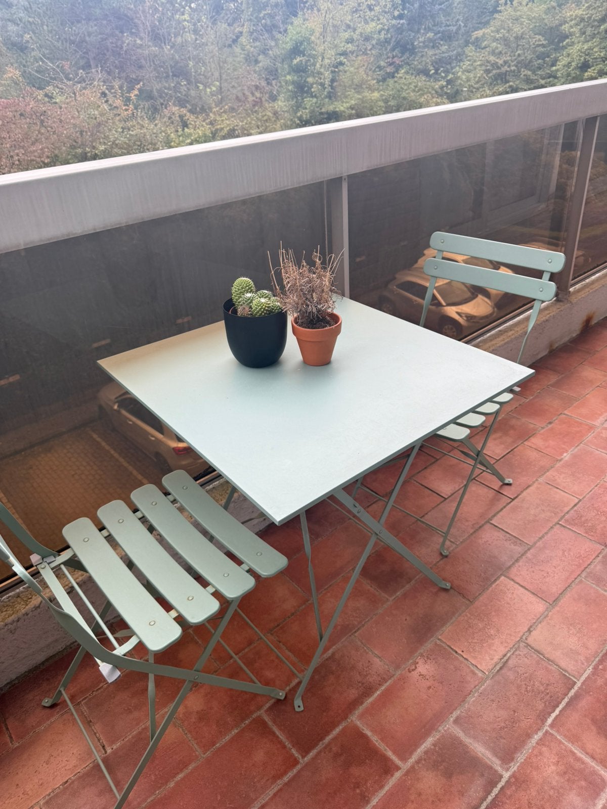 Ensemble bistrot – table + 2 chaises pliantes, Enlèvement, Utilisé