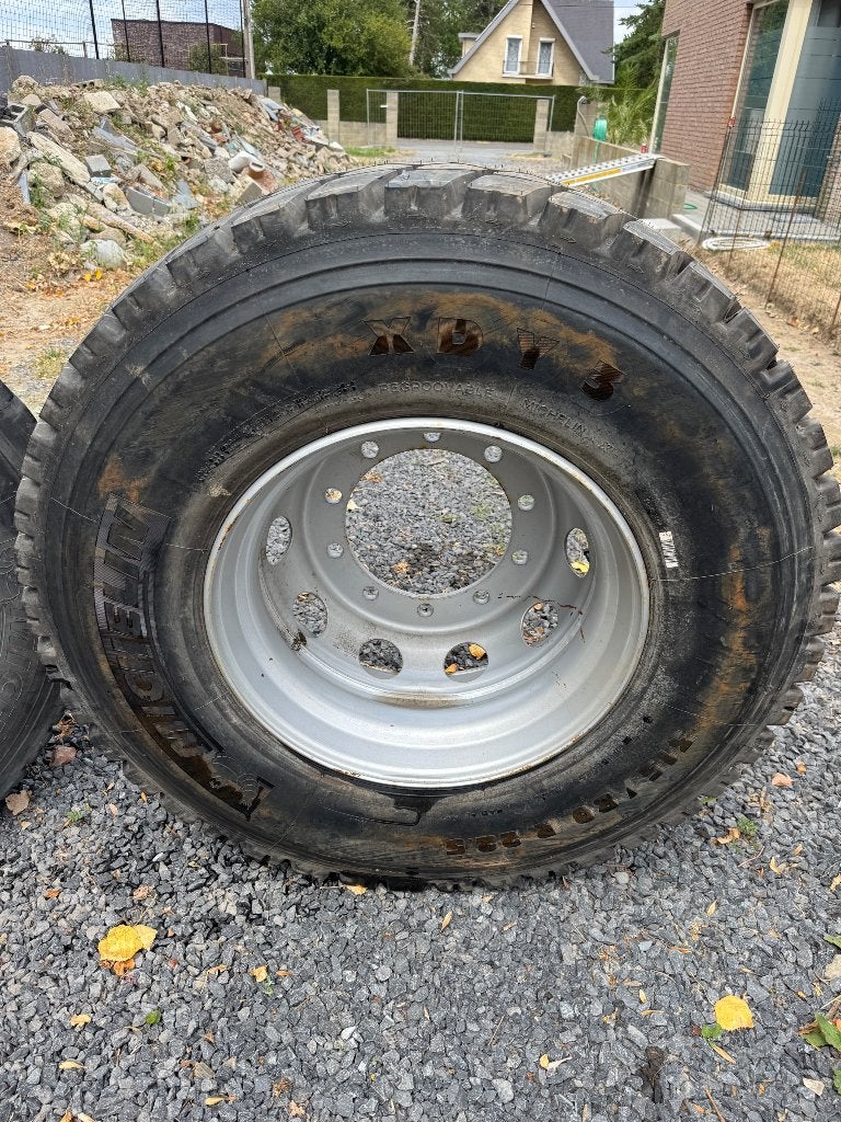 Jantes camion + pneus, Autos : Pièces & Accessoires, Neuf, 4 Saisons, Pneu(s), Enlèvement