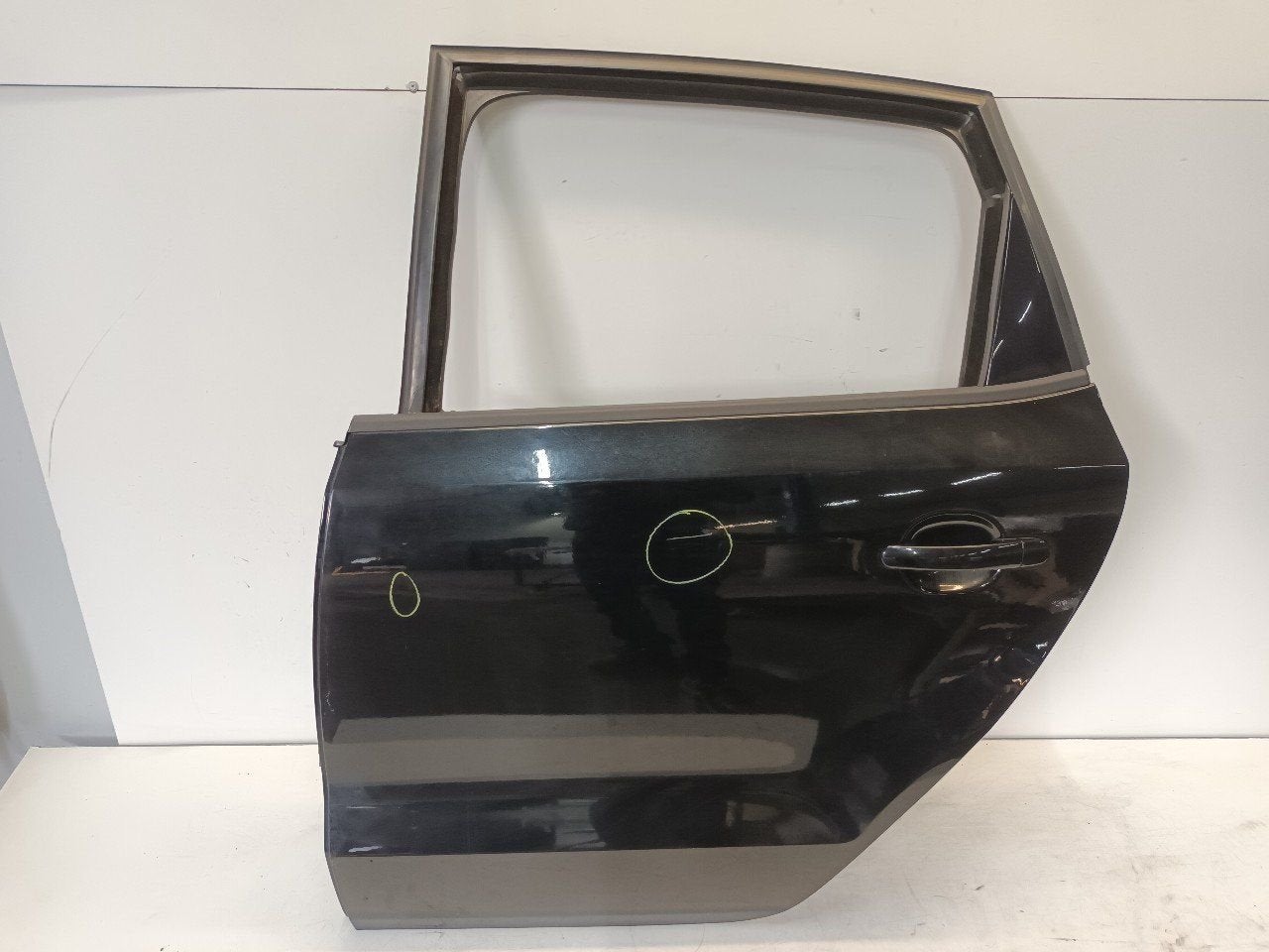 Portier links achter Volkswagen Polo, Onderdelen@venauto.nl, Van der Ven Autorecycling B.V., Gebruikt, Ettenseweg 76, 4706 PB Roosendaal, The Netherlands
