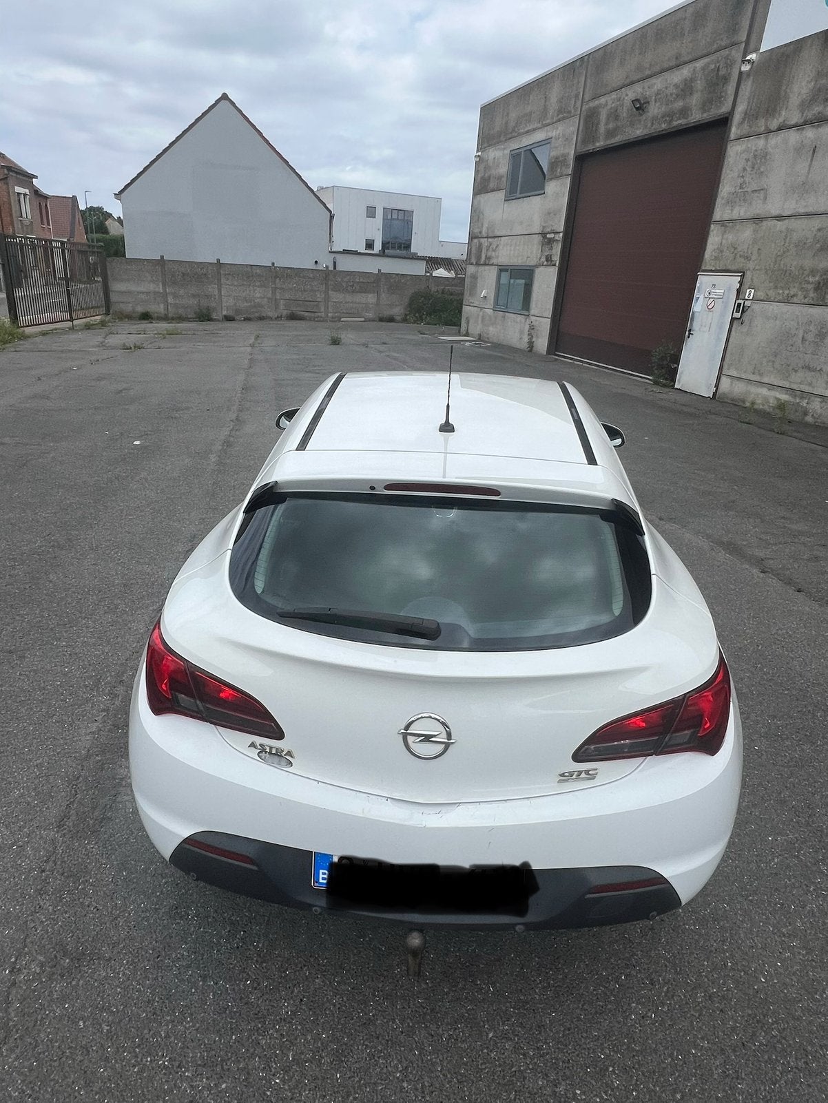 Opel astra gtc 1.7 diesel euro5 gekeurd voor verkoop, Auto's, Opel, Voorwielaandrijving, Euro 5, Stof, Zwart