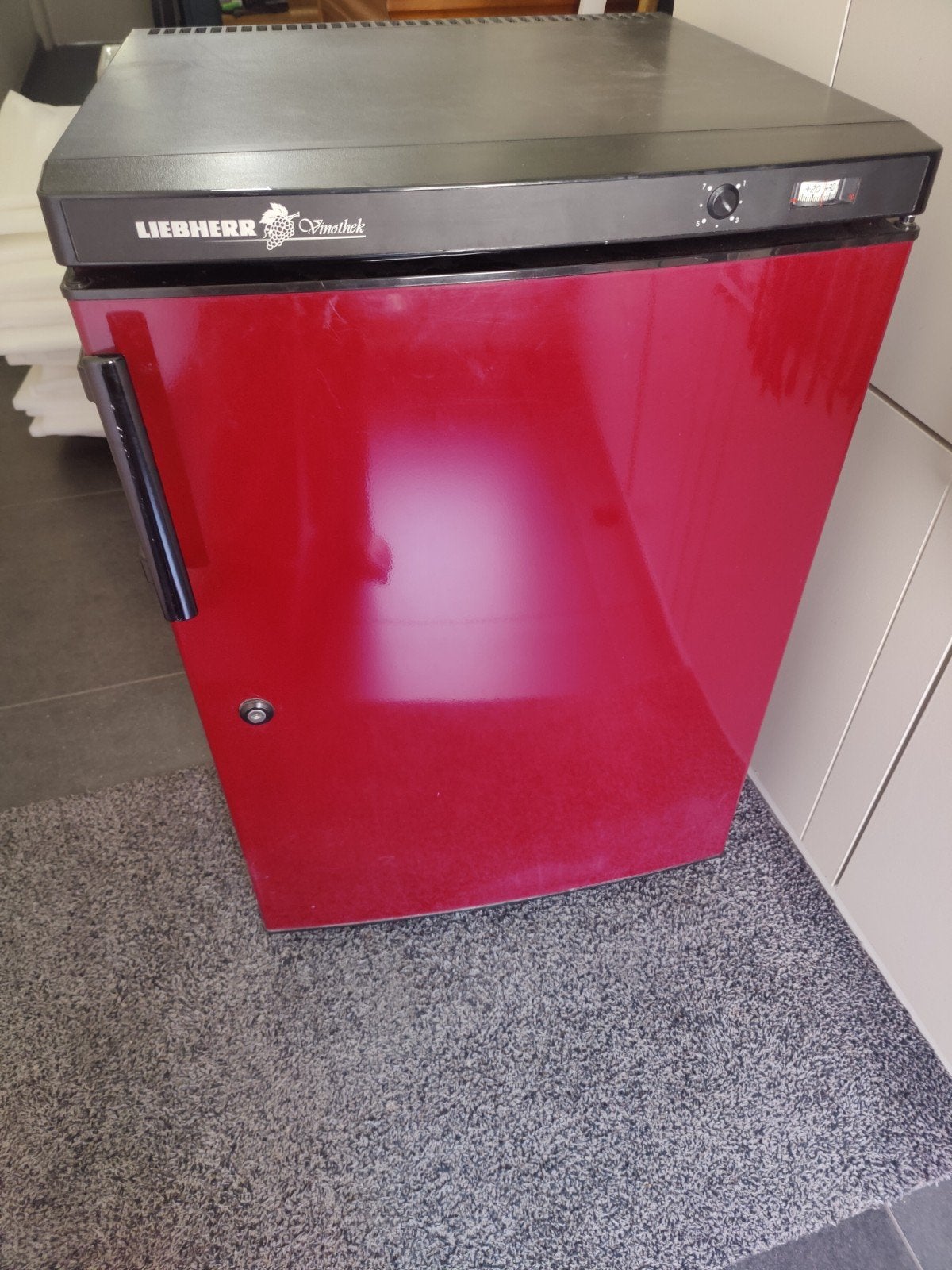 Wijnfrigo van het merk Liebherr, Elektronische apparatuur, Koelkasten en IJskasten, Ophalen
