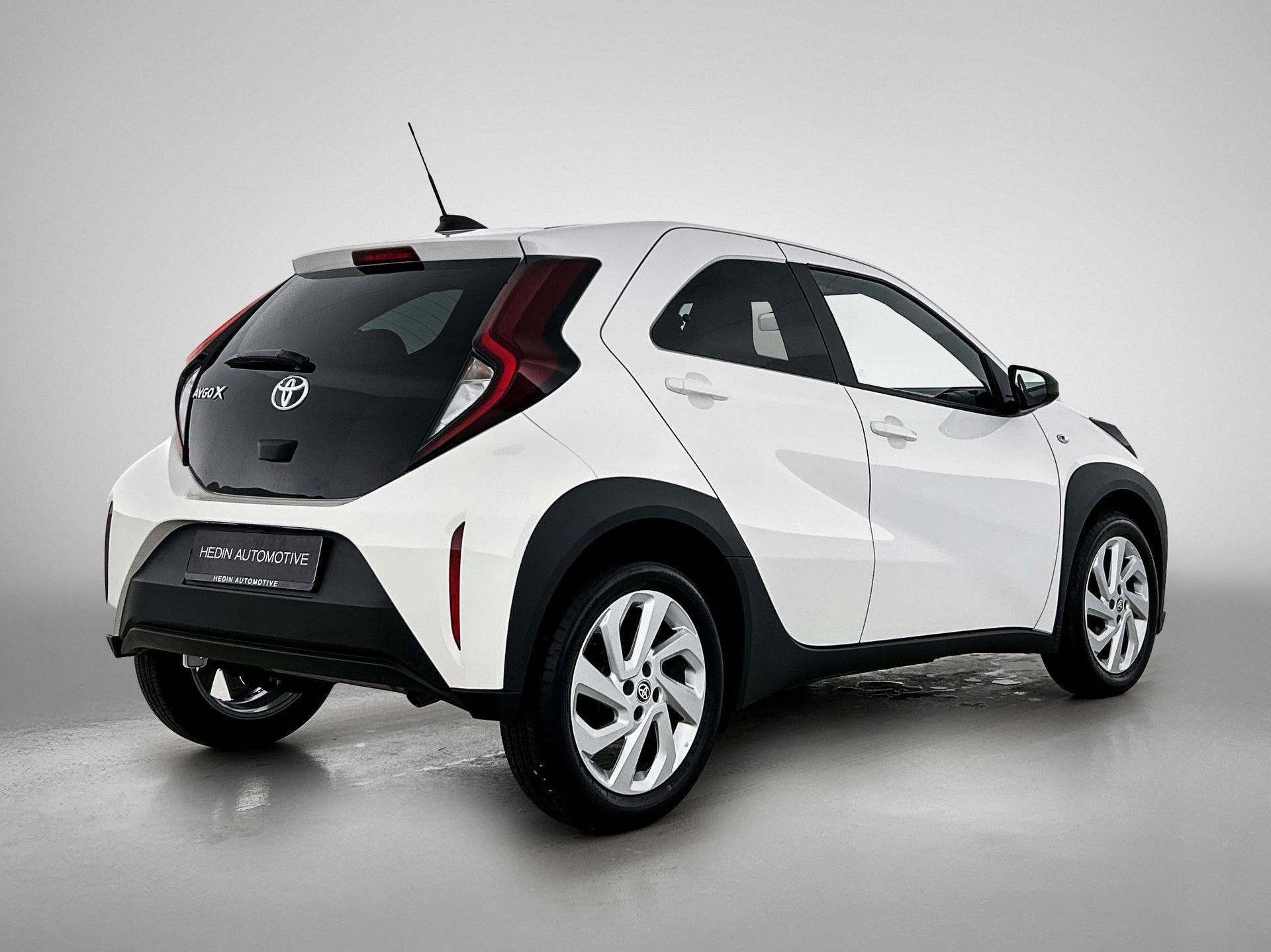 Toyota Aygo X 1.0 VVT-i Play | Navigatie | Achteruitrijcamer, Auto's, Toyota, Voorwielaandrijving, 4 zetels, Stof, Gebruikt
