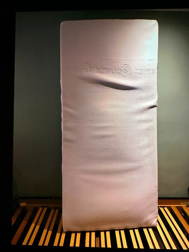 NIEUWE KAMEO ESSENCE FOAM AANPASBAAR MATRAS MOET NU WEG, Maison & Meubles, Chambre à coucher | Matelas & Sommiers, Neuf, 90 cm