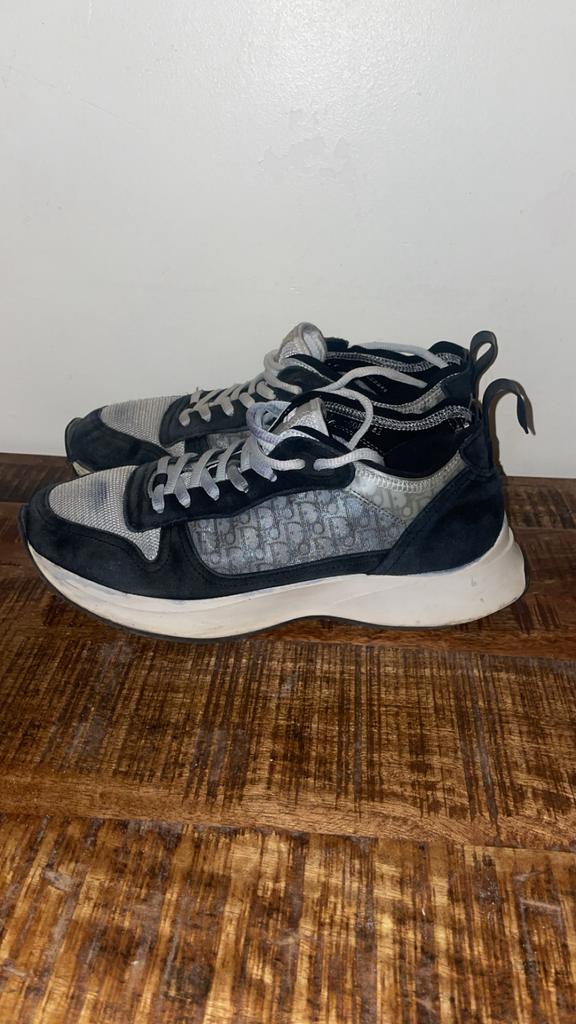 Dior b25, Enlèvement, Comme neuf