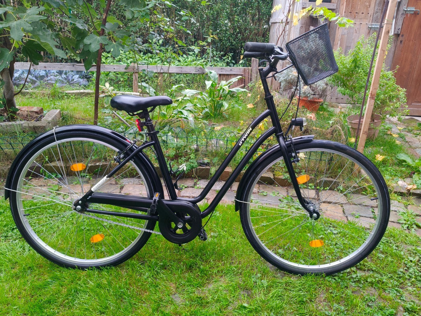 28 inch stadsfiets, Fietsen en Brommers, (Extra) lage instap, Velgrem, Zo goed als nieuw, Ophalen