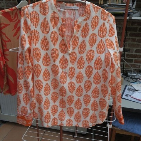 Blouse nieuw zijde oranjeprint Herzen's Angelegenheit mt 38-, Neuf, Herzen's Angelegenheit, Taille 38/40 (M), Enlèvement ou Envoi