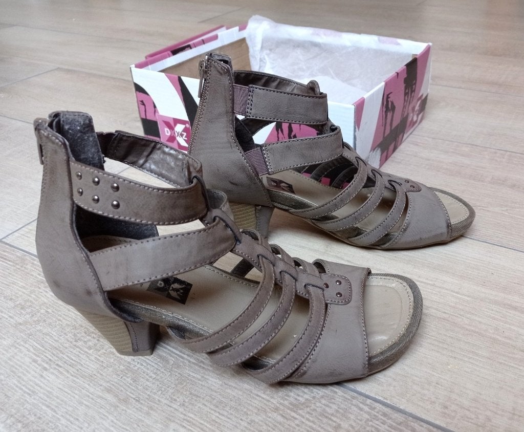 sandalen met hakje, maat 38, Ophalen of Verzenden, Zo goed als nieuw, Sandalen of Muiltjes