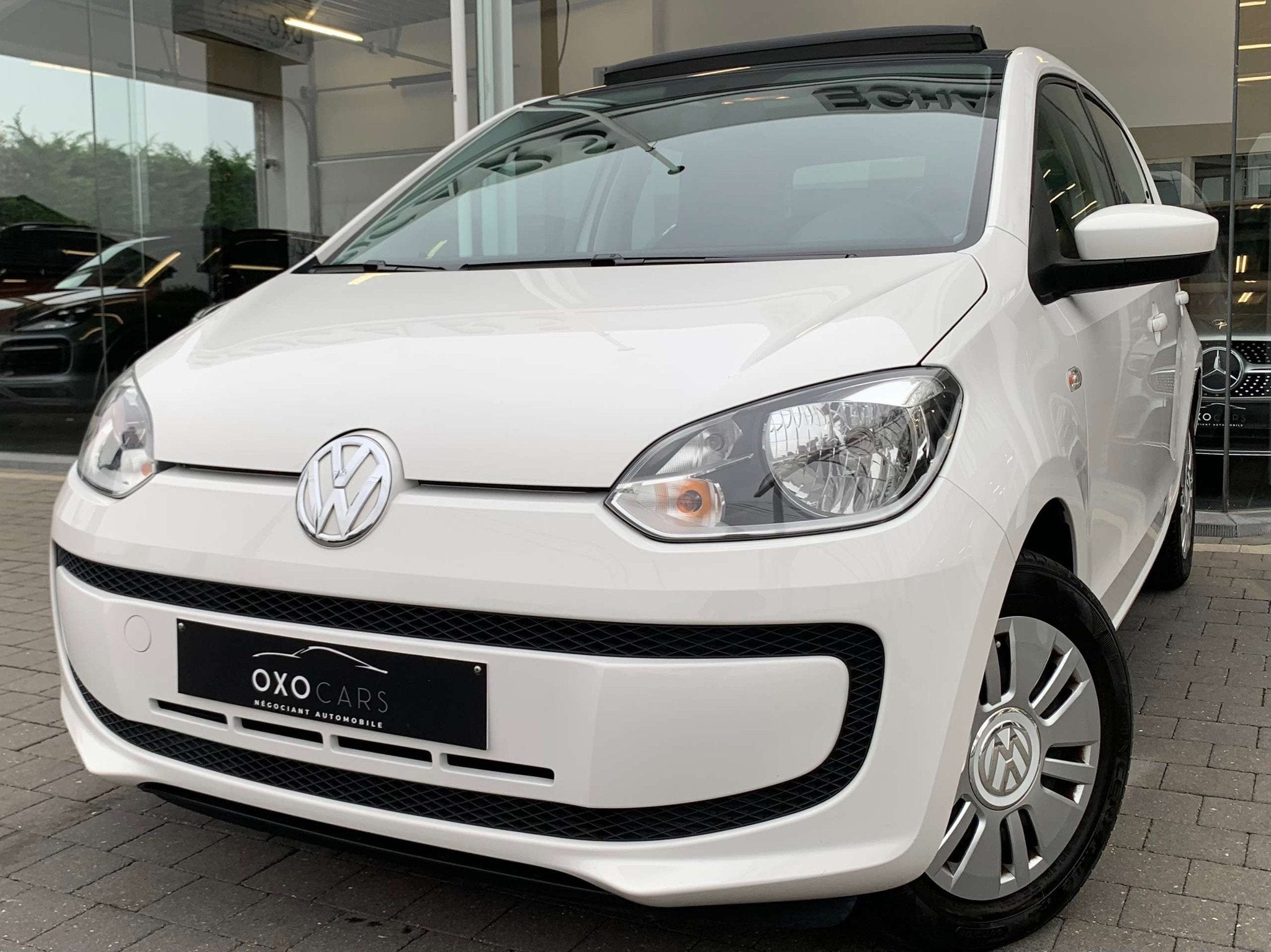 Volkswagen up! 1.0 Essence /Toit Panoramique /Faible KM /GAR, Achat, Entreprise, 1290 kg, Boîte manuelle