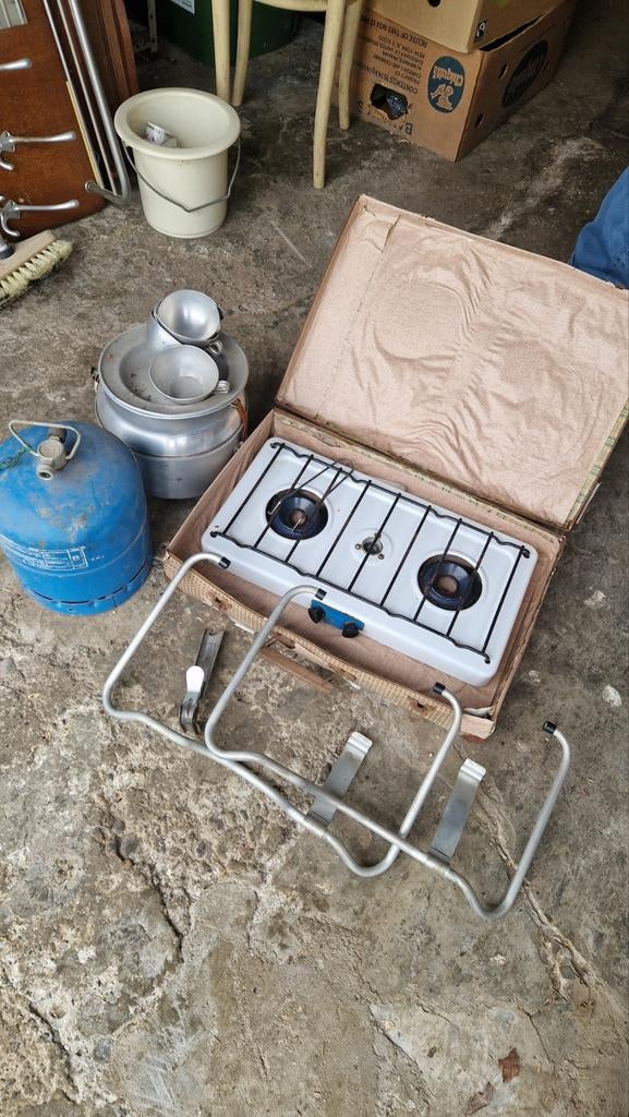 Kit camping vintage – réchaud gaz + vaisselle alu, Enlèvement ou Envoi, Utilisé