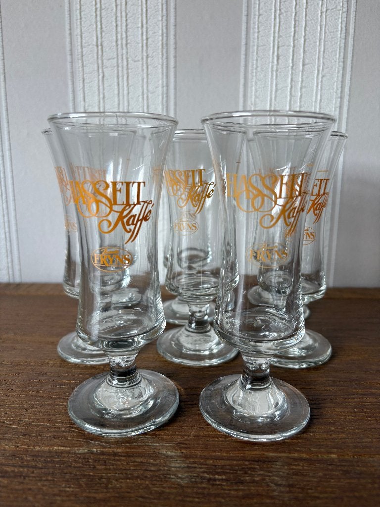 8 verres à café vintage Hasselt • Fryns Jenever, Enlèvement ou Envoi, Neuf, Verres et Verres à shot