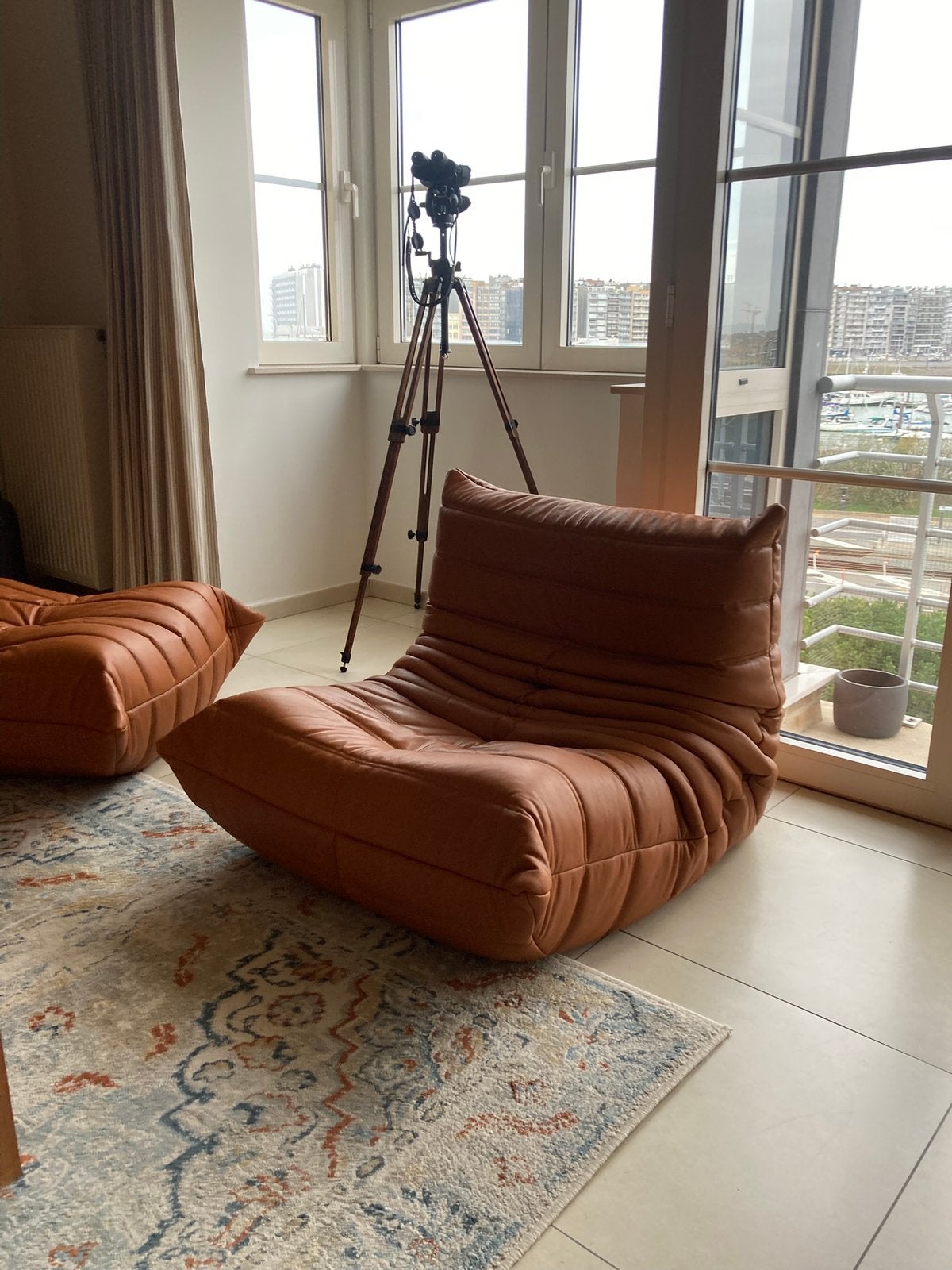 Topper au design vintage ! Pouf Togo et cuir Ligne Roset, Enlèvement, Comme neuf