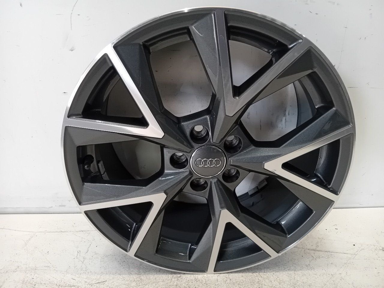 Velg Audi A1, Autos : Pièces & Accessoires, Pneus & Jantes, Onderdelen@venauto.nl, Van der Ven Autorecycling B.V., Ettenseweg 76, 4706 PB Roosendaal, The Netherlands