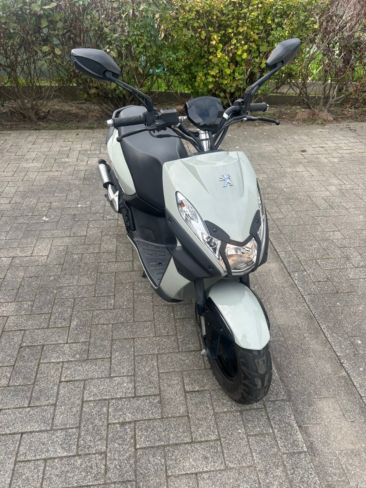 peugeot streetzone 2t b klasse, Fietsen en Brommers, Ophalen, Zo goed als nieuw