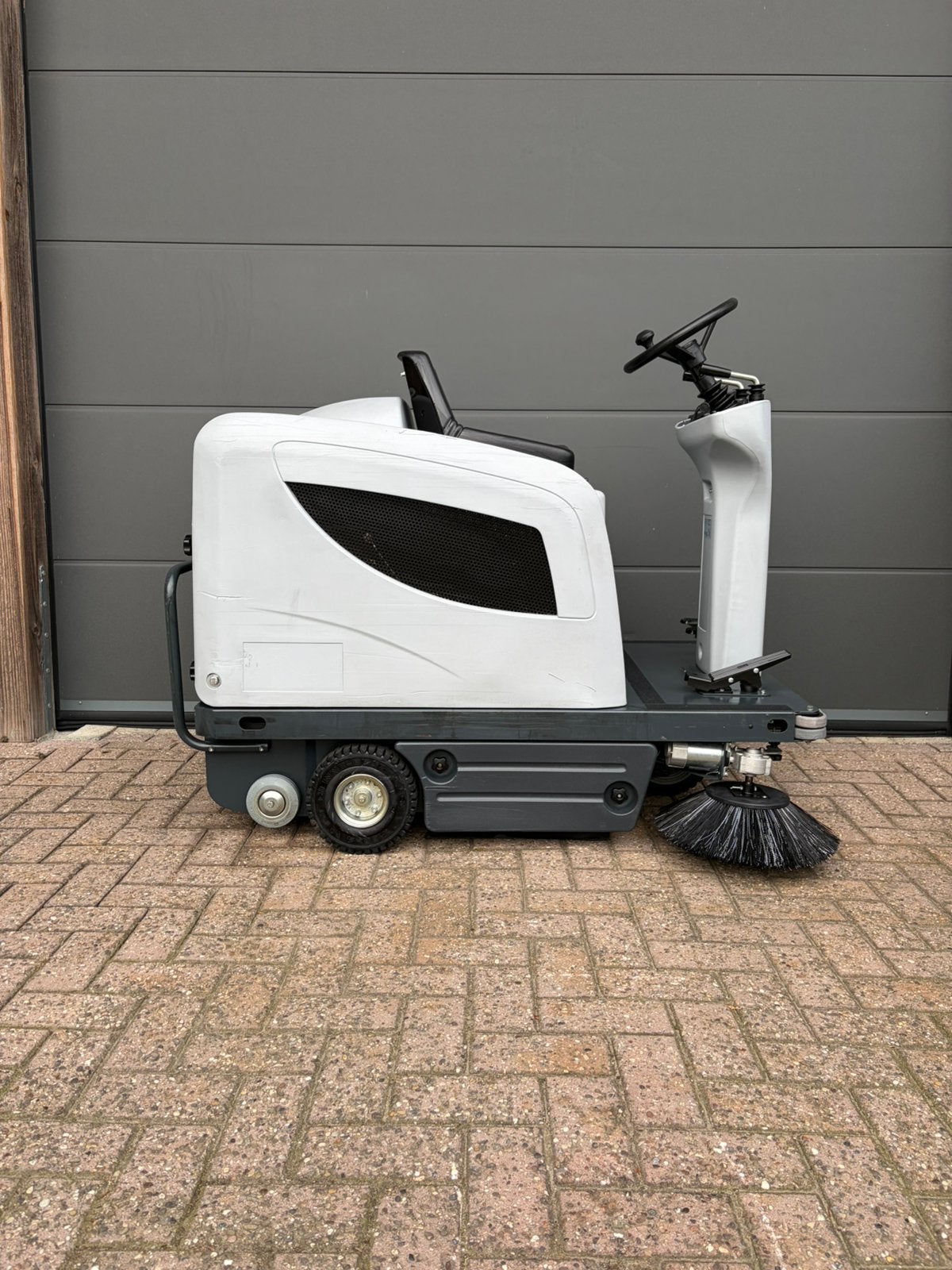 Veegmachine | Nilfisk SR1100 | Nieuw accupakket, Ophalen of Verzenden, Gebruikt, Nilfisk