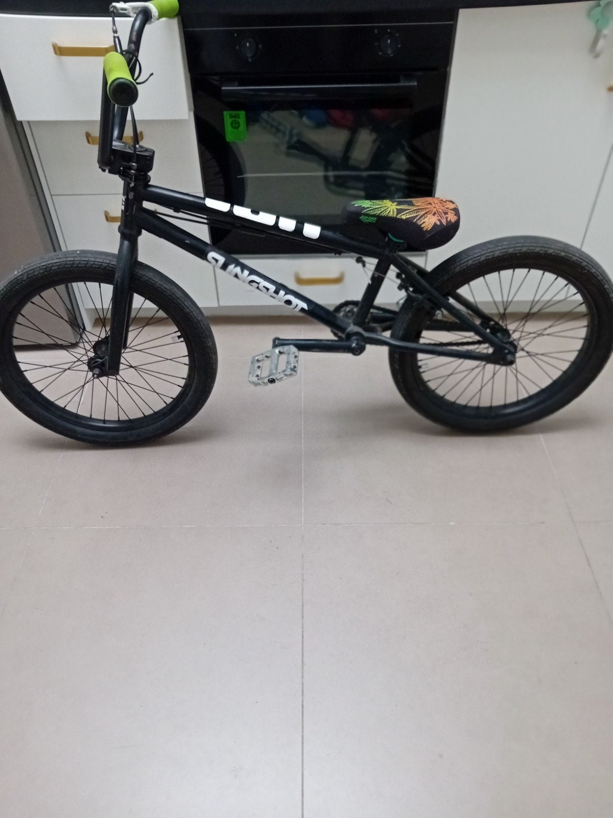 BMX freestyle met goede prestaties
Gyroscopische rem
R, Fietsen en Brommers
