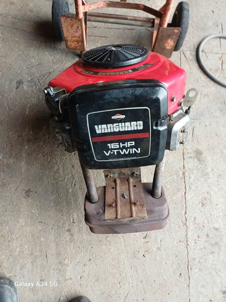 Vanguard tweecilinder 16 pk tractor, grasmaaier, motor, Tuin en Terras, Ophalen, Gebruikt, Elektrische starter, 120 cm of meer