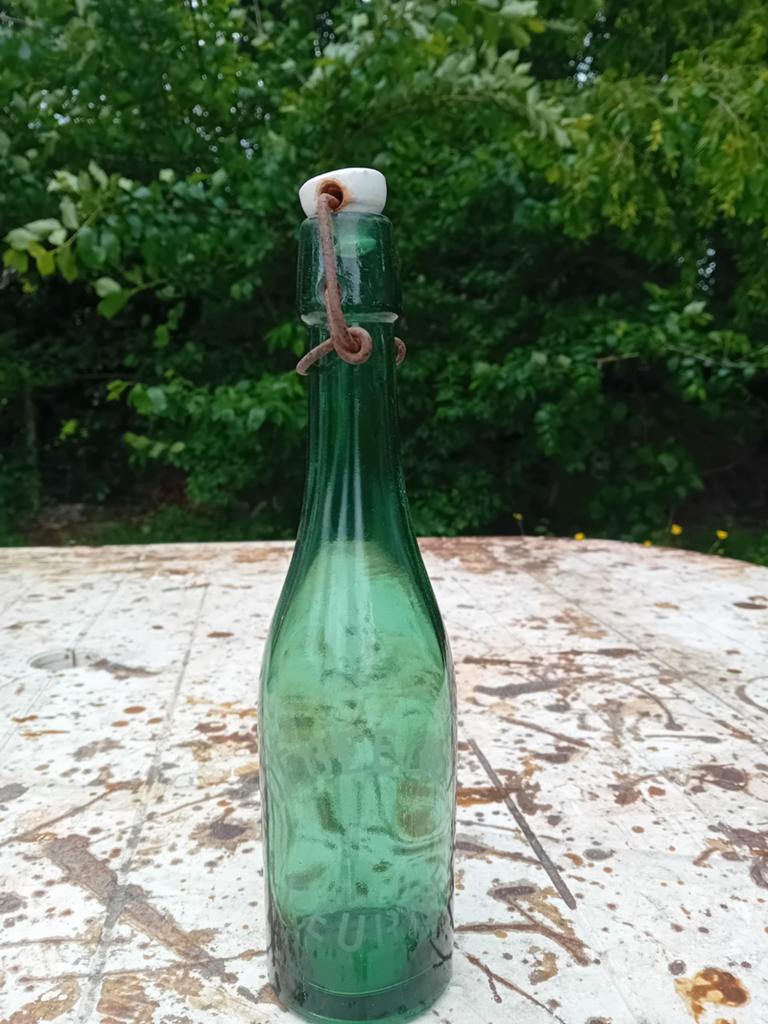 Oude vintage bierfles brouwerij Debeerst Veurne, Verzamelen, Ophalen of Verzenden
