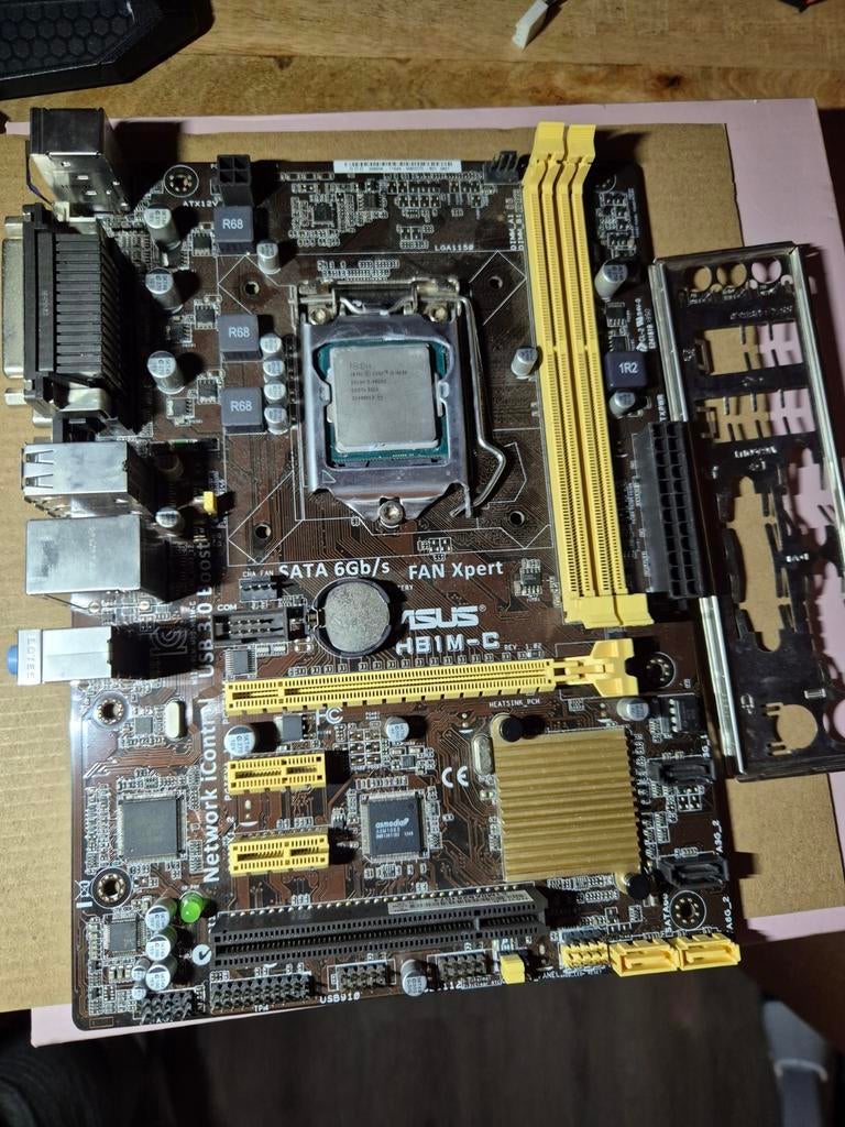 Moederbord + cpu, LGA 1151, DDR3, Ophalen of Verzenden, Micro-ATX