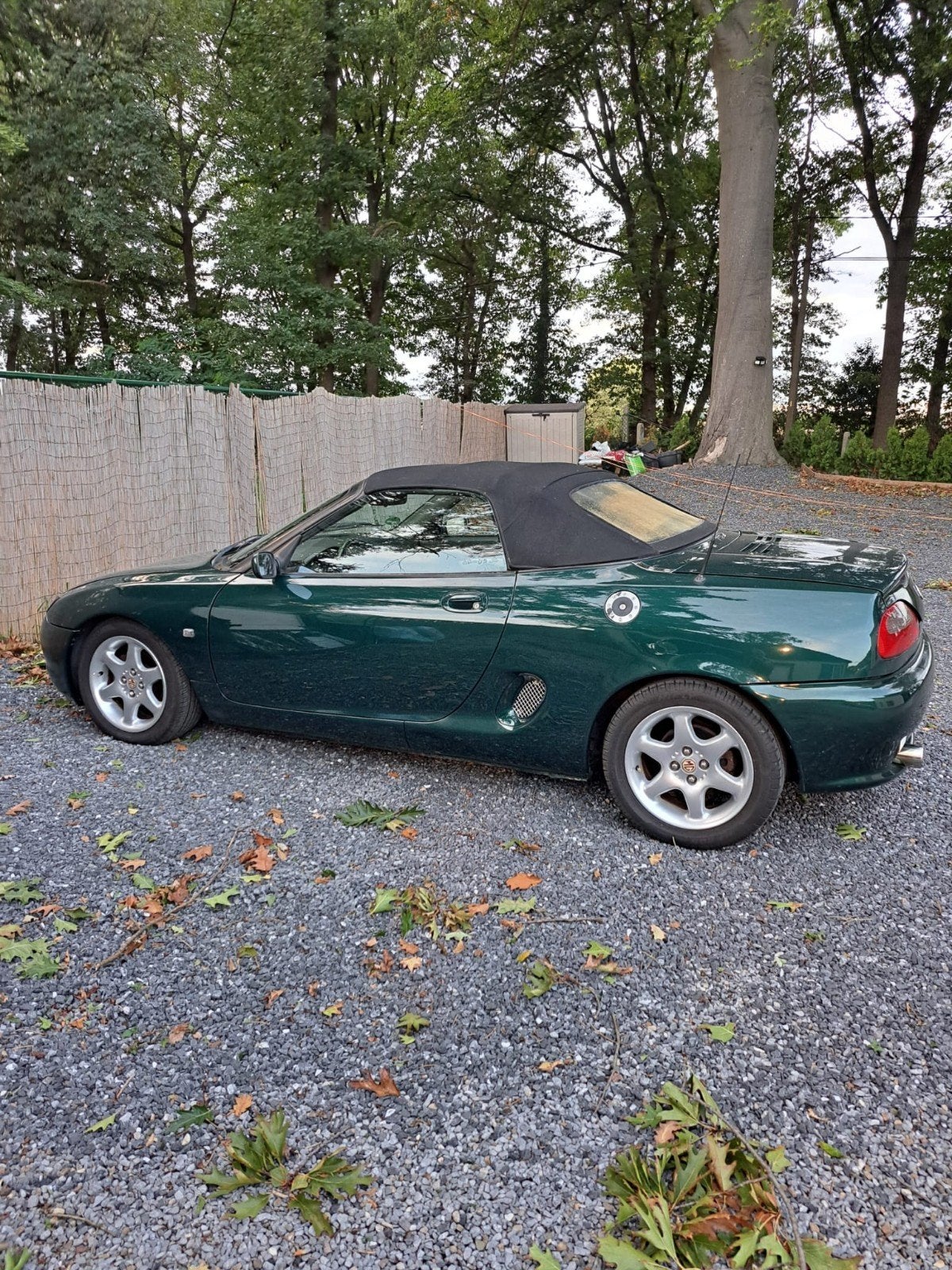MGF 1.8 construit en 1998, Autos, Cuir, Achat, Boîte manuelle, Noir