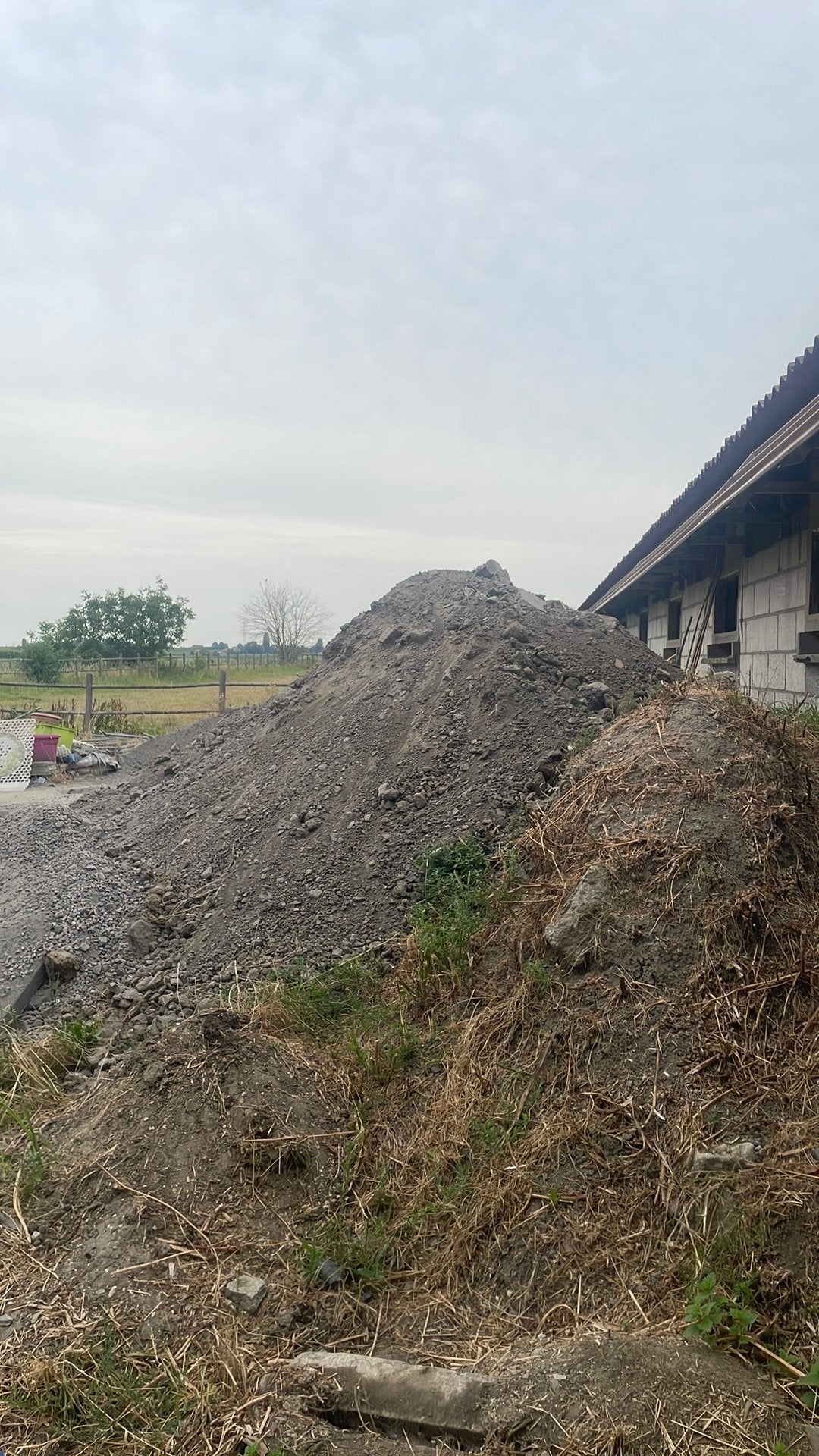 Gratis steenpuin met aarde, Tuin en Terras, Aarde en Mest, Ophalen, Overige typen